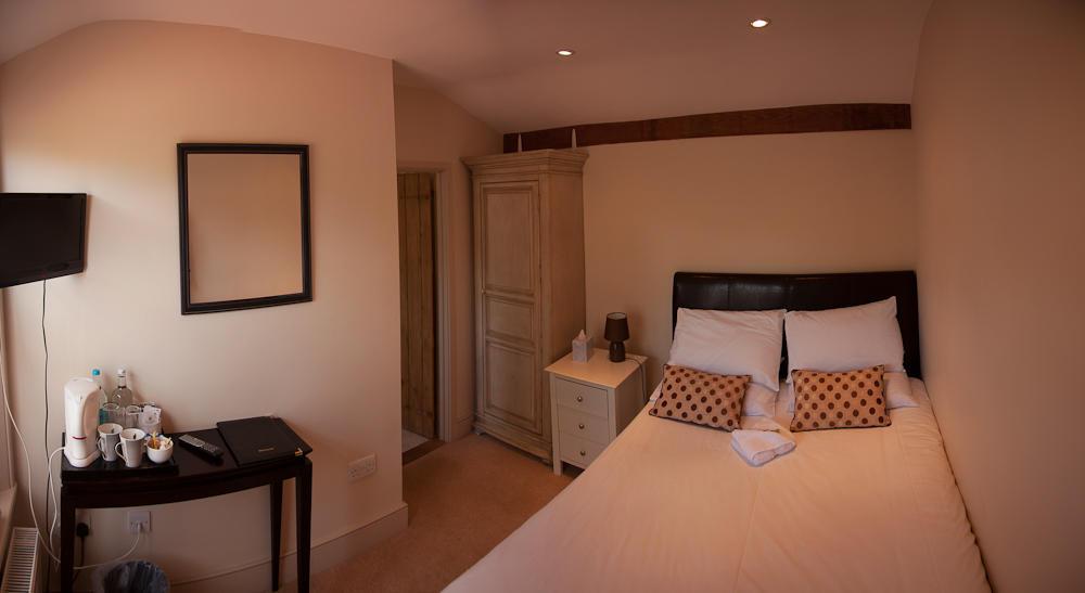 The Crystal Lodge Hotel Кройдон Екстериор снимка