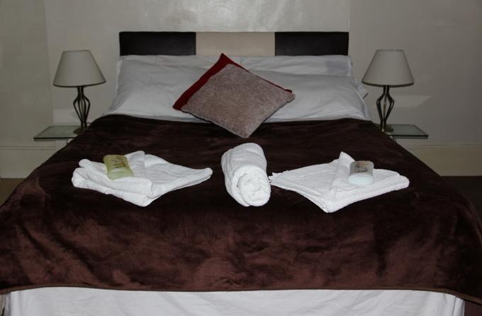 The Crystal Lodge Hotel Кройдон Екстериор снимка