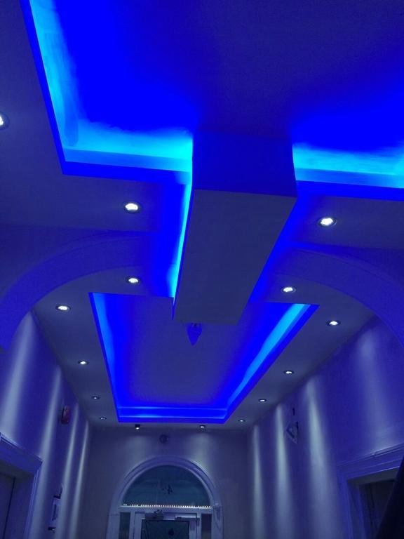 The Crystal Lodge Hotel Кройдон Екстериор снимка