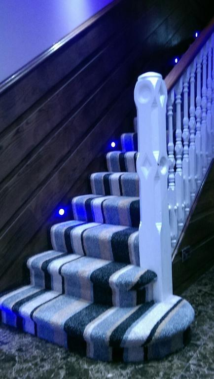 The Crystal Lodge Hotel Кройдон Екстериор снимка